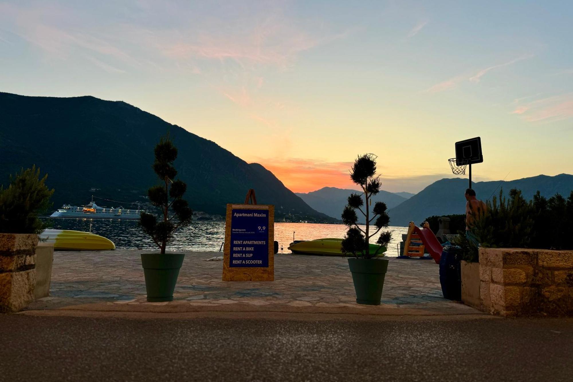Aparthotel Maxim Kotor Luaran gambar