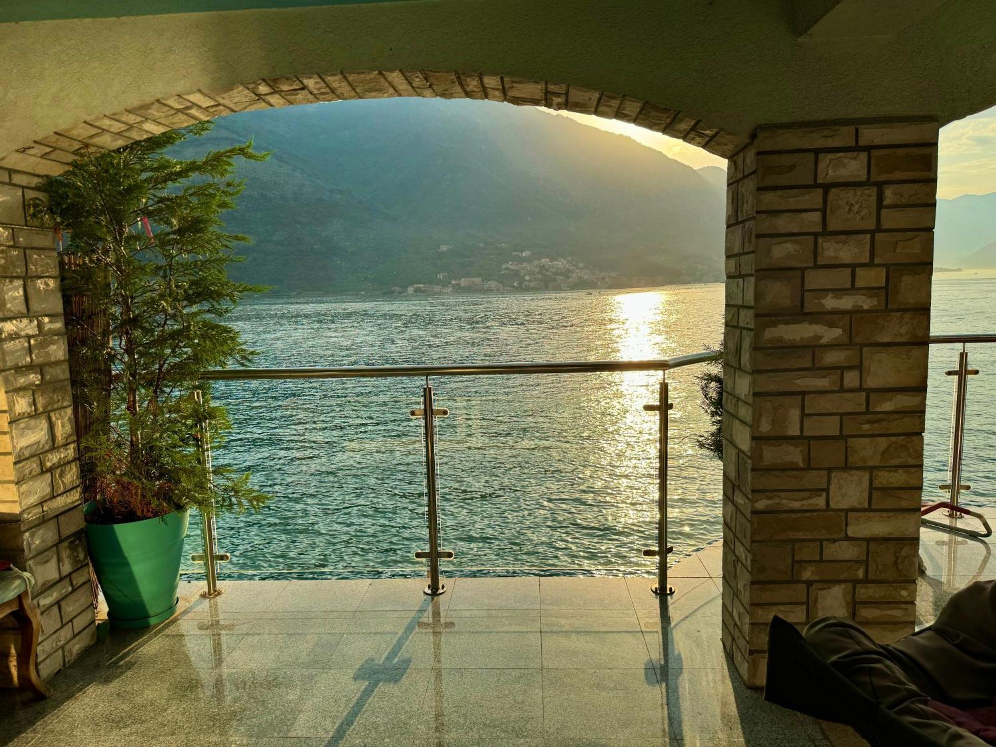 Aparthotel Maxim Kotor Luaran gambar